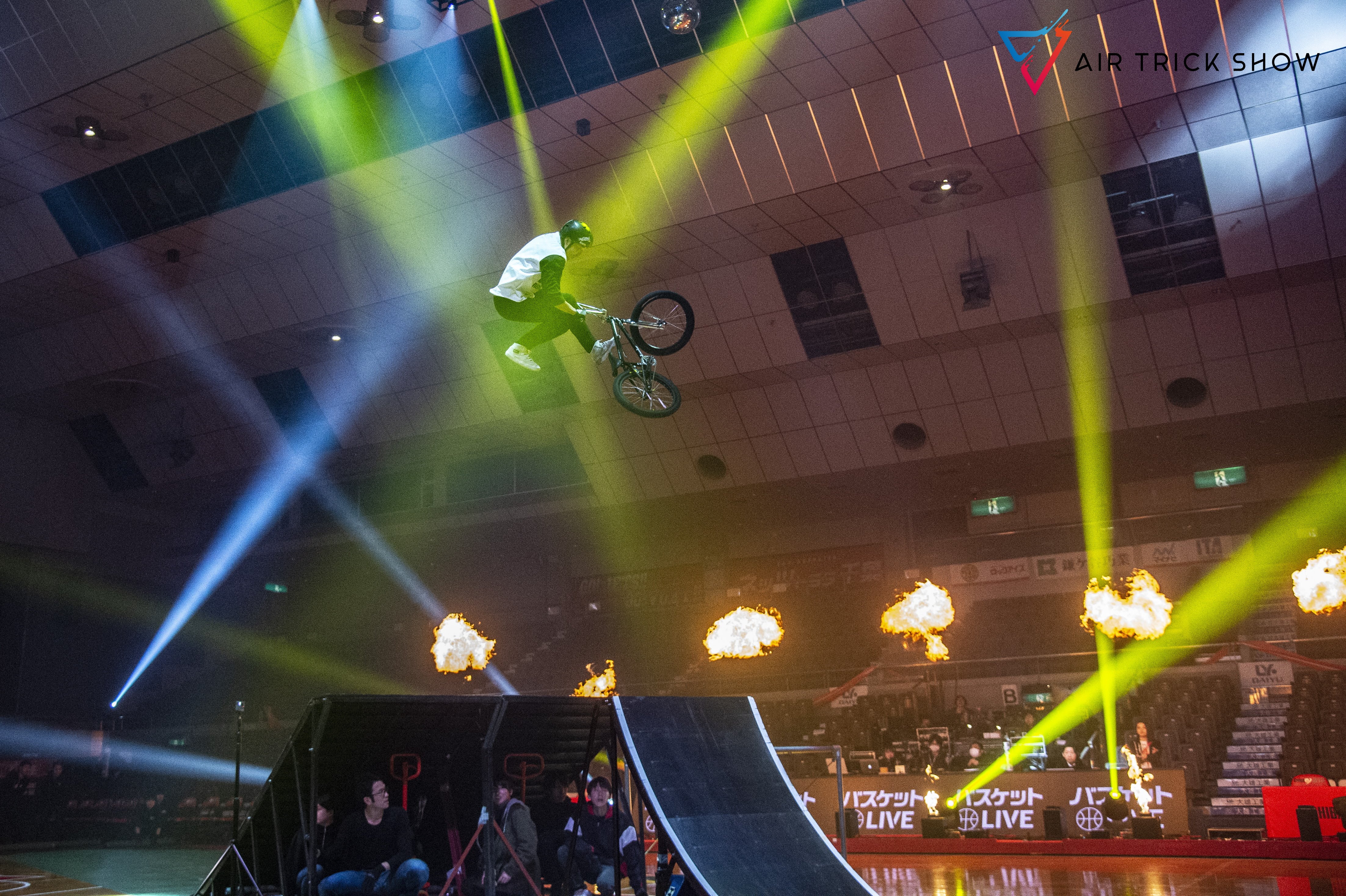 「AIR TRICK SHOW」